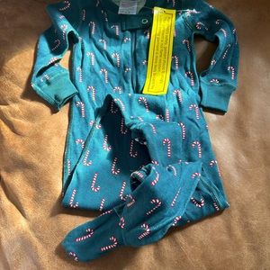 Brand new tags on Hanna Andersson footed pjs